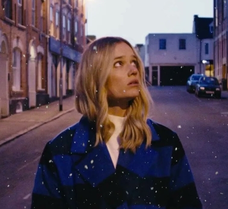 Florrie - Kissing In The Cold (Mistletoe Version)